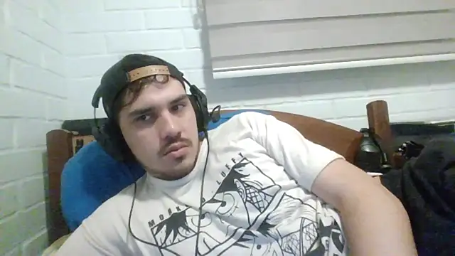 Snapshot of hung_weeb chatting on February 2025 02:17:02 AM hung weeb online show from February 2025 02:17:02 AM