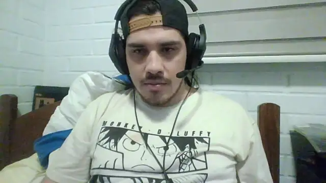 Snapshot of hung_weeb chatting on February 2025 02:19:02 AM hung weeb online show from February 2025 02:19:02 AM