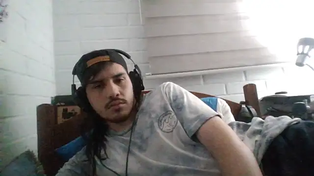 Snapshot of hung_weeb chatting on February 2025 03:39:02 AM hung weeb online show from February 2025 03:39:02 AM