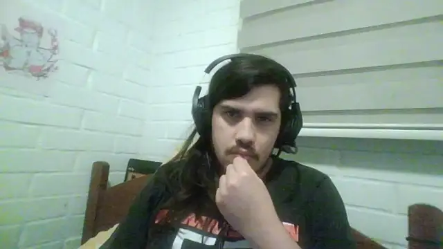 Snapshot of hung_weeb chatting on October 2025 12:44:02 AM hung weeb online show from October 2025 12:44:02 AM