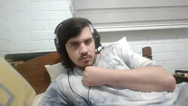 Snapshot of hung_weeb chatting on October 2025 03:54:02 AM hung weeb online show from October 2025 03:54:02 AM