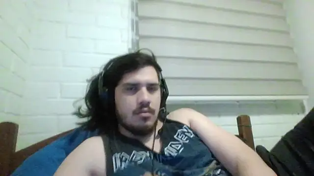 Snapshot of hung_weeb chatting on January 2026 03:31:02 AM hung weeb online show from January 2026 03:31:02 AM