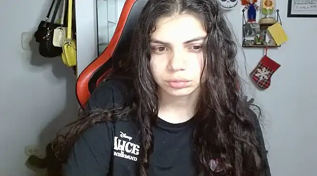 Snapshot of Nikkykora15 chatting on December 2024 02:06:02 AM Nikkykora15 online show from December 2024 02:06:02 AM