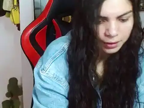 Snapshot of Nikkykora15 chatting on December 2024 09:44:02 PM Nikkykora15 online show from December 2024 09:44:02 PM