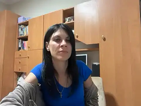Snapshot of InjaAtHome chatting on June 2026 09:40:01 PM InjaAtHome online show from June 2026 09:40:01 PM