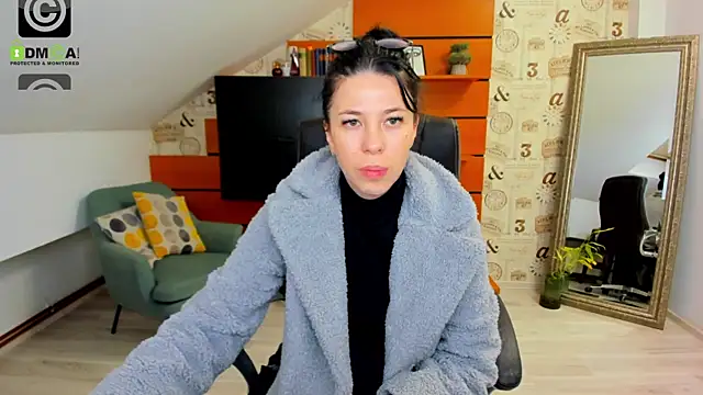 Snapshot of EmillyTaylor chatting on January 2025 03:41:01 AM EmillyTaylor online show from January 2025 03:41:01 AM