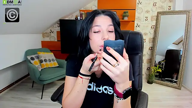 Snapshot of EmillyTaylor chatting on February 2025 04:41:02 AM EmillyTaylor online show from February 2025 04:41:02 AM