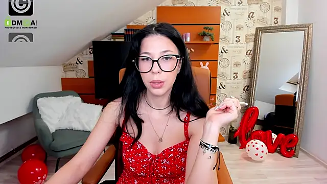 Snapshot of EmillyTaylor chatting on February 2025 04:36:02 AM EmillyTaylor online show from February 2025 04:36:02 AM