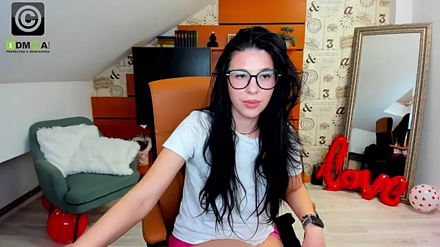 Snapshot of EmillyTaylor chatting on February 2025 10:48:02 AM EmillyTaylor online show from February 2025 10:48:02 AM