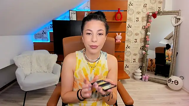 Snapshot of EmillyTaylor chatting on September 2025 03:52:01 AM EmillyTaylor online show from September 2025 03:52:01 AM