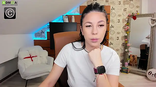 Snapshot of EmillyTaylor chatting on February 2026 04:32:01 AM EmillyTaylor online show from February 2026 04:32:01 AM