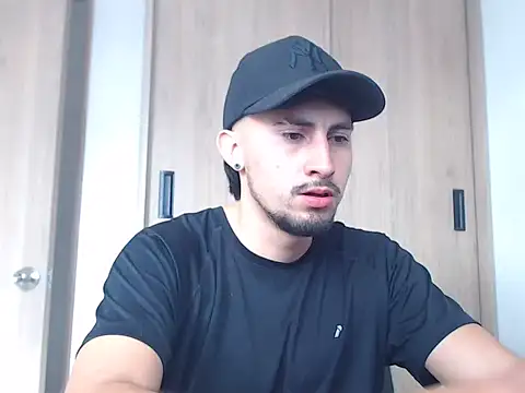 Snapshot of ChrisDamon chatting on November 2025 01:33:01 PM ChrisDamon online show from November 2025 01:33:01 PM