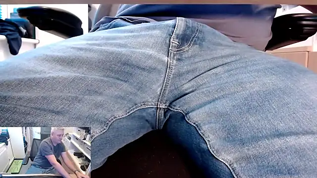 Snapshot of RicRockhard chatting on October 2025 05:00:01 PM RicRockhard online show from October 2025 05:00:01 PM