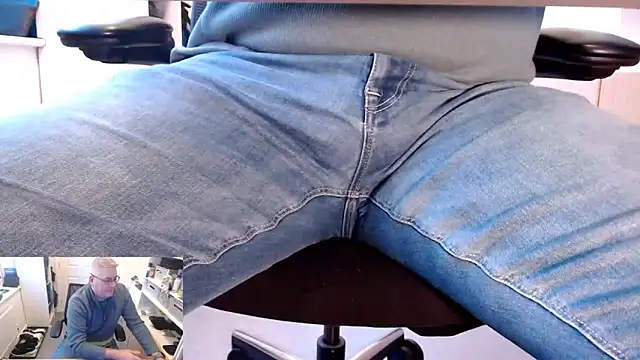 Snapshot of RicRockhard chatting on November 2025 09:31:02 AM RicRockhard online show from November 2025 09:31:02 AM