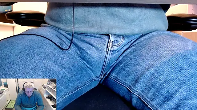 Snapshot of RicRockhard chatting on February 2026 09:09:02 PM RicRockhard online show from February 2026 09:09:02 PM