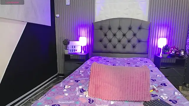 cheryl hs online show from December 2024 01:47:02 AM