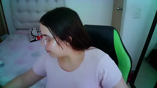 Snapshot of _alicia_z chatting on December 2024 12:24:01 AM alicia z online show from December 2024 12:24:01 AM