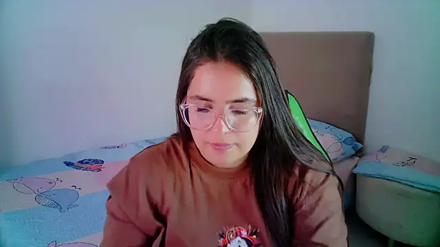 Snapshot of _alicia_z chatting on January 2025 11:58:02 PM alicia z online show from January 2025 11:58:02 PM