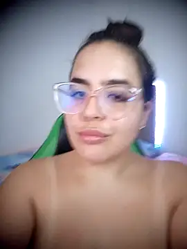 Snapshot of _alicia_z chatting on February 2025 09:02:01 PM alicia z online show from February 2025 09:02:01 PM