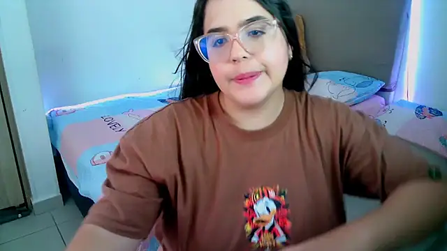 Snapshot of _alicia_z chatting on February 2025 06:33:01 PM alicia z online show from February 2025 06:33:01 PM