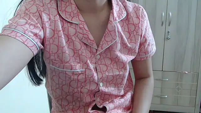 Snapshot of Beauty_Asian_Tina chatting on March 2025 12:22:02 PM Beauty Asian Tina online show from March 2025 12:22:02 PM