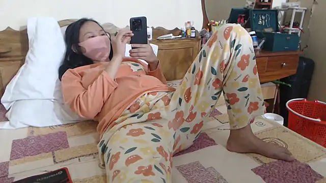 Snapshot of Beauty_Asian_Tina chatting on December 2025 07:37:01 AM Beauty Asian Tina online show from December 2025 07:37:01 AM