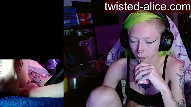 alicewonder09 online show from May 2026 03:24:01 AM