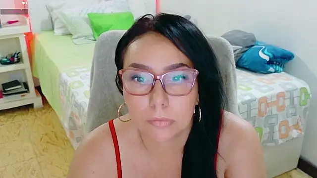 Snapshot of hottplay chatting on March 2026 07:00:02 PM hottplay online show from March 2026 07:00:02 PM