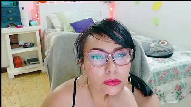 Snapshot of hottplay chatting on March 2026 10:31:02 PM hottplay online show from March 2026 10:31:02 PM