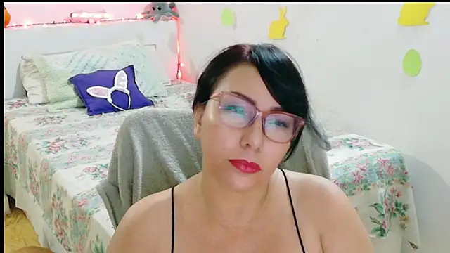 Snapshot of hottplay chatting on March 2026 10:00:02 PM hottplay online show from March 2026 10:00:02 PM