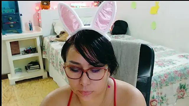 Snapshot of hottplay chatting on April 2026 02:53:02 AM hottplay online show from April 2026 02:53:02 AM