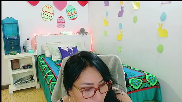 Snapshot of hottplay chatting on April 2026 07:19:01 PM hottplay online show from April 2026 07:19:01 PM