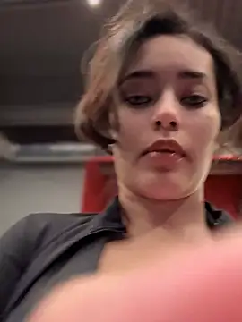 Snapshot of MistressBelleNoire chatting on March 2025 12:21:02 AM MistressBelleNoire online show from March 2025 12:21:02 AM