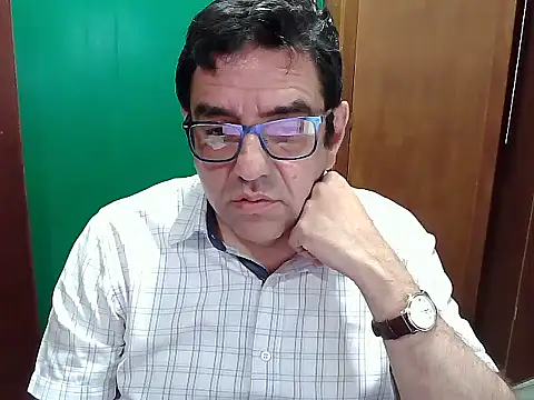 Snapshot of FernandoReuterG chatting on October 2025 01:37:02 AM FernandoReuterG online show from October 2025 01:37:02 AM