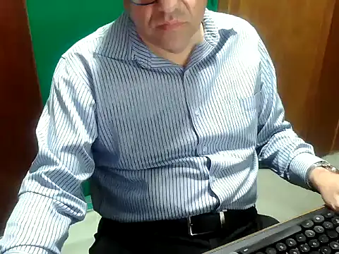 Snapshot of FernandoReuterG chatting on October 2025 03:06:01 AM FernandoReuterG online show from October 2025 03:06:01 AM