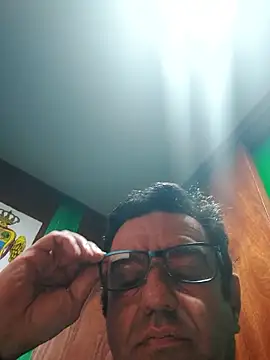 Snapshot of FernandoReuterG chatting on January 2026 01:05:01 PM FernandoReuterG online show from January 2026 01:05:01 PM