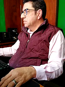 Snapshot of FernandoReuterG chatting on February 2026 10:36:02 PM FernandoReuterG online show from February 2026 10:36:02 PM