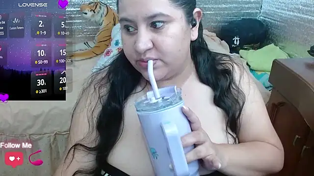 Snapshot of EMILY-NESSA chatting on September 2025 01:56:01 PM EMILY-NESSA online show from September 2025 01:56:01 PM