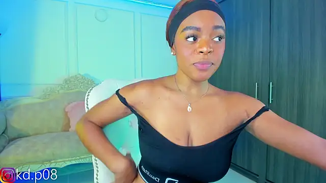 Snapshot of shannol_ryan chatting on January 2025 08:00:01 AM shannol ryan online show from January 2025 08:00:01 AM