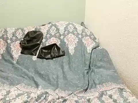 Snapshot of turnsen4y chatting on December 2024 11:00:01 PM turnsen4y online show from December 2024 11:00:01 PM