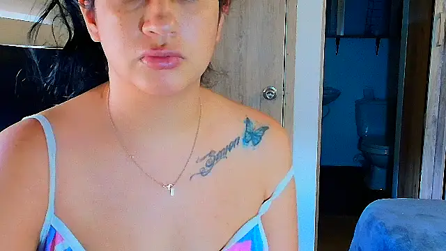 sara2520 online show from April 2026 08:35:02 PM