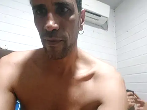 Snapshot of Hotcasados69 chatting on February 2026 06:11:02 AM Hotcasados69 online show from February 2026 06:11:02 AM