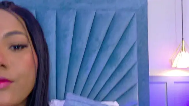 Snapshot of Sara_Boom chatting on January 2025 01:39:02 AM Sara Boom online show from January 2025 01:39:02 AM