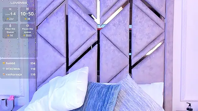 Snapshot of Sara_Boom chatting on March 2025 10:20:01 PM Sara Boom online show from March 2025 10:20:01 PM