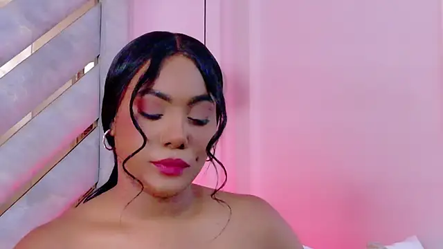 Snapshot of Sara_Boom chatting on December 2025 01:28:01 PM Sara Boom online show from December 2025 01:28:01 PM