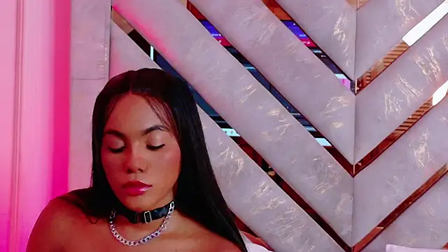 Snapshot of Sara_Boom chatting on January 2026 01:46:01 PM Sara Boom online show from January 2026 01:46:01 PM