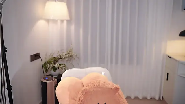 Ocean--Lili online show from November 2025 02:43:02 PM