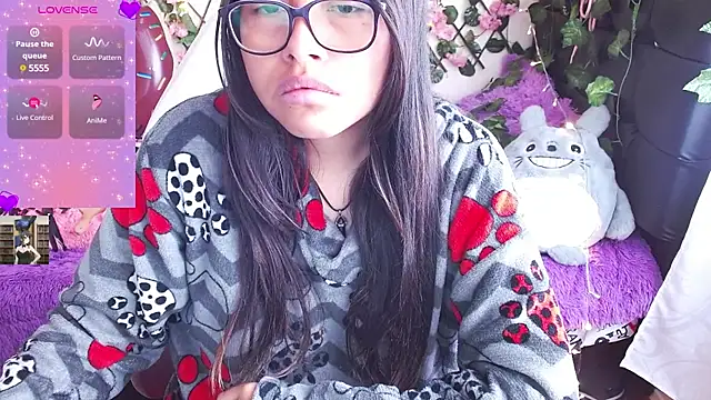 Snapshot of MidoriQuiinn chatting on January 2025 02:25:02 PM MidoriQuiinn online show from January 2025 02:25:02 PM