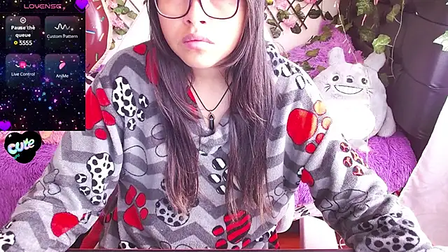 Snapshot of MidoriQuiinn chatting on February 2025 02:02:01 PM MidoriQuiinn online show from February 2025 02:02:01 PM