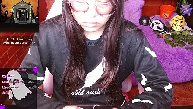 Snapshot of MidoriQuiinn chatting on October 2025 02:03:01 PM MidoriQuiinn online show from October 2025 02:03:01 PM